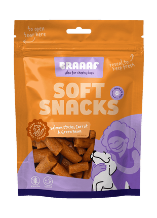 Braaaf Soft Snack Zalmstick met wortel en sperzieboon