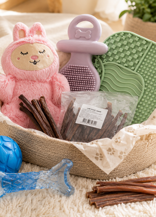 Fidello Geschenkpaket für einen neuen Welpen – Willkommenspaket mit Spielzeug, Snacks und Leckmatte
